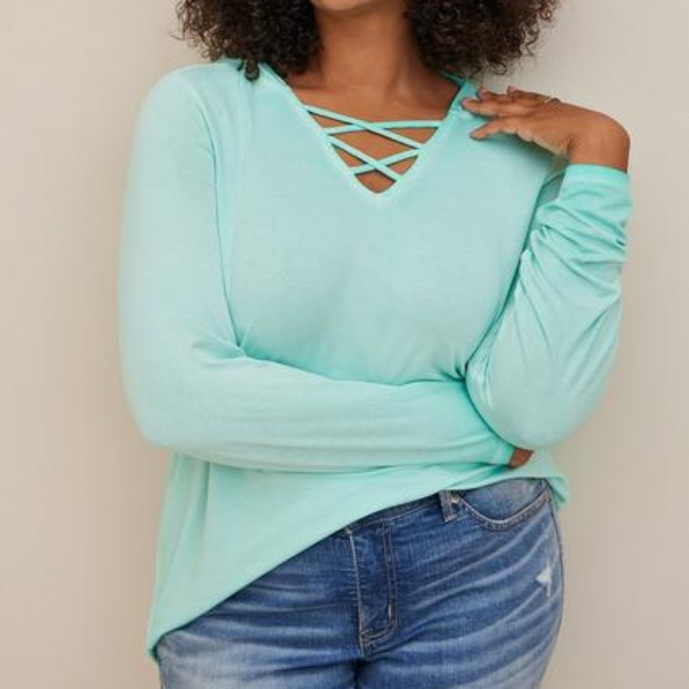 Torrid Super Soft V-Neck Strappy Shirttail Lightweight Hoodie Size 4X NWT